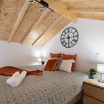 Host Wise - Stylish Duplex House - Terrace & River View *