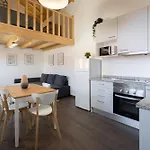 Host Wise - Stylish Duplex House - Terrace & River View Διαμέρισμα