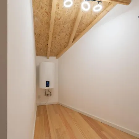Host Wise - Stylish Duplex House - Terrace & River View Apartment *
