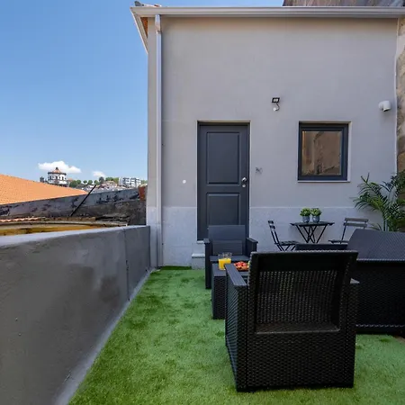 Host Wise - Stylish Duplex House - Terrace & River View Appartamento