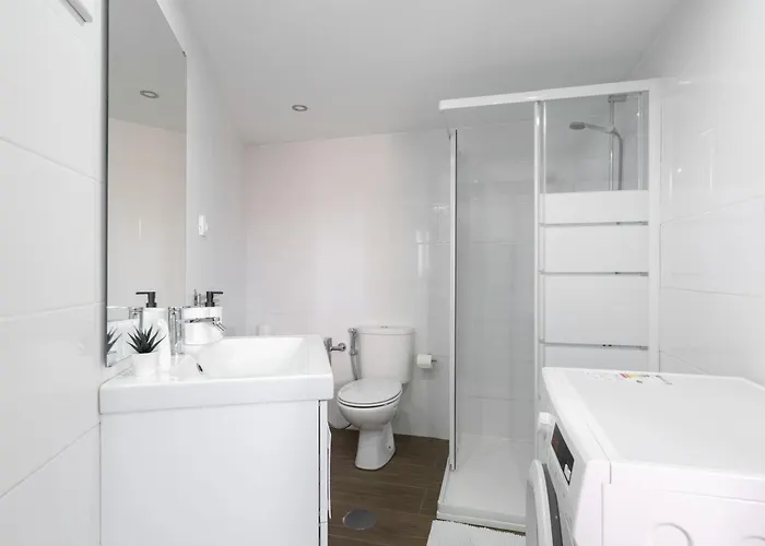 Host Wise - Stylish Duplex House - Terrace & River View Appartamento *