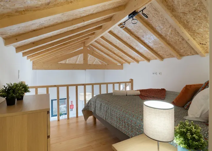 Appartamento Host Wise - Stylish Duplex House - Terrace & River View *