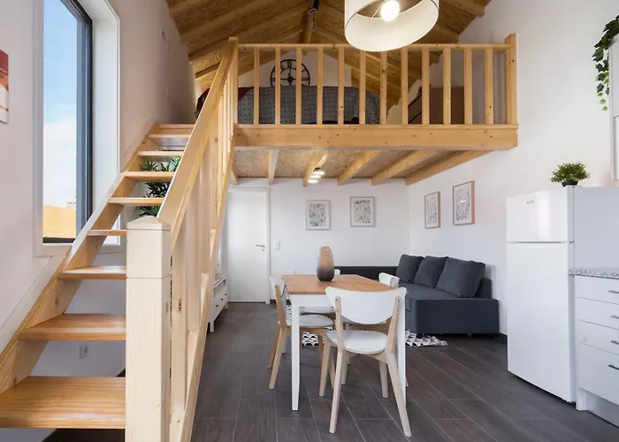 Host Wise - Stylish Duplex House - Terrace & River View * Vila Nova de Gaia