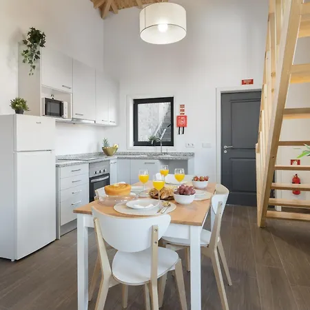 Host Wise - Stylish Duplex House - Terrace & River View Daire Vila Nova de Gaia