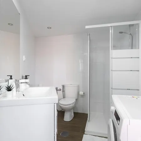 Host Wise - Stylish Duplex House - Terrace & River View Daire *