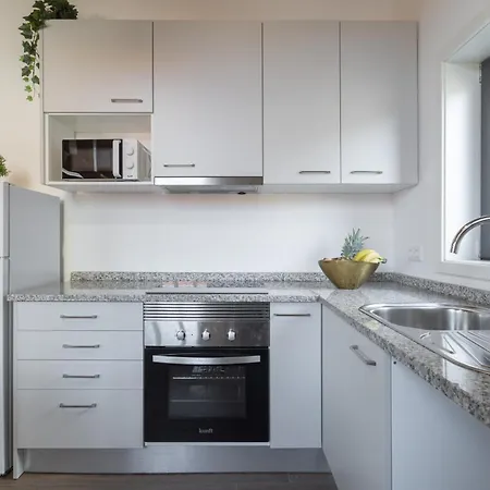 Host Wise - Stylish Duplex House - Terrace & River View Daire