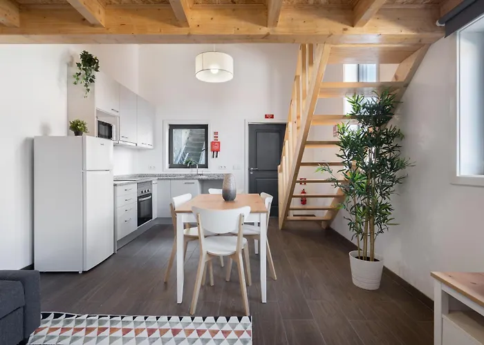 Host Wise - Stylish Duplex House - Terrace & River View 加亚新城